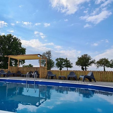 Le Petit Moulin Bed and Breakfast Saint-Hilaire  Exteriör bild