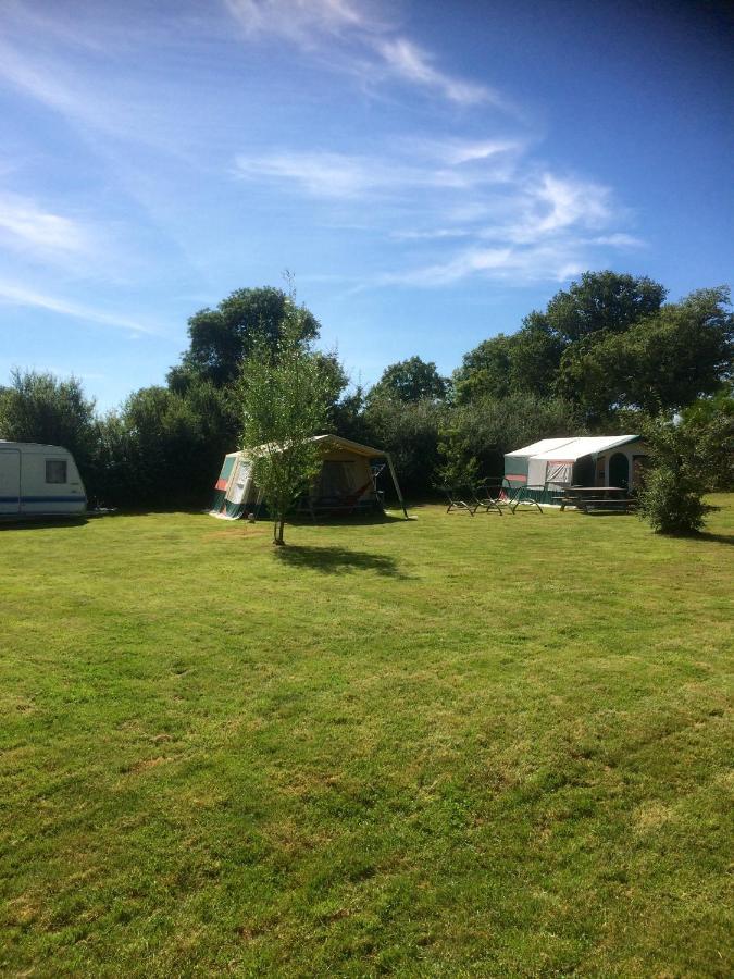 Le Petit Moulin Bed and Breakfast Saint-Hilaire  Exteriör bild