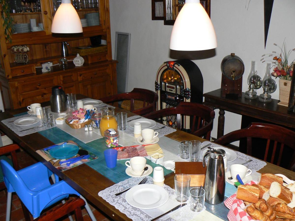 Le Petit Moulin Bed and Breakfast Saint-Hilaire  Exteriör bild