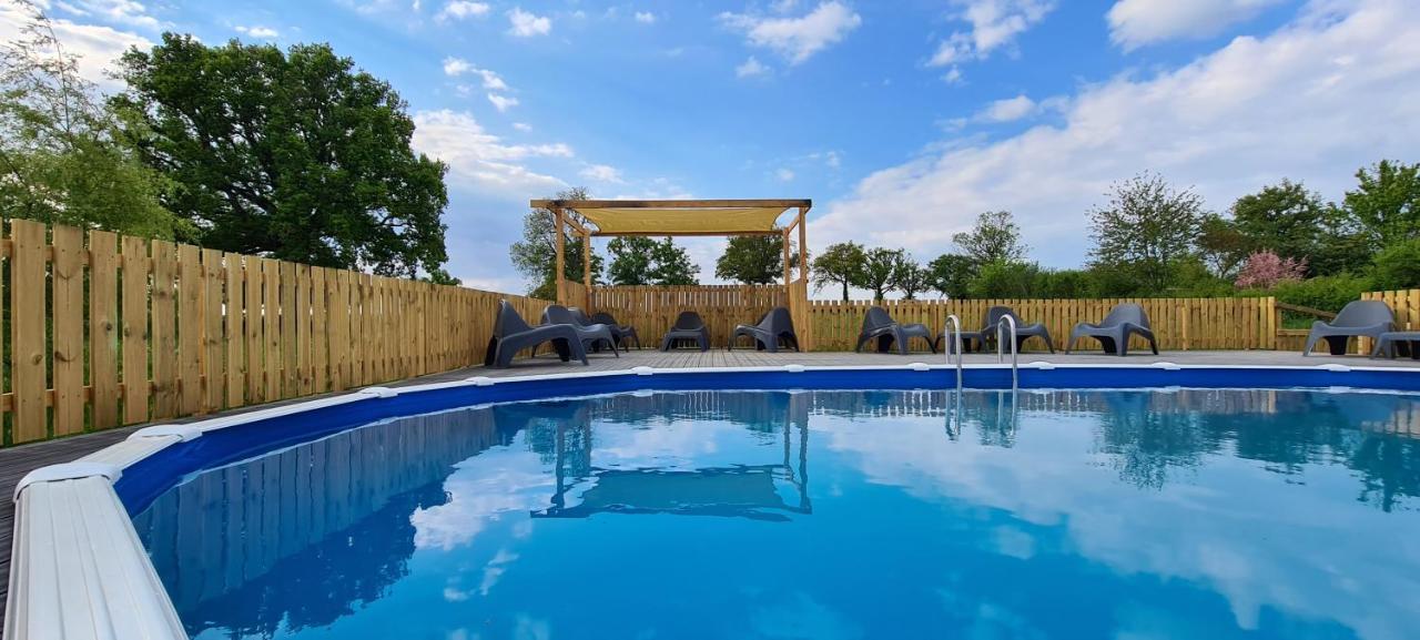 Le Petit Moulin Bed and Breakfast Saint-Hilaire  Exteriör bild