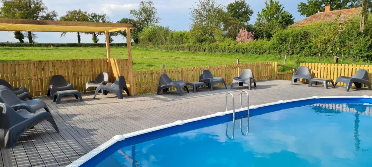 Le Petit Moulin Bed and Breakfast Saint-Hilaire  Exteriör bild