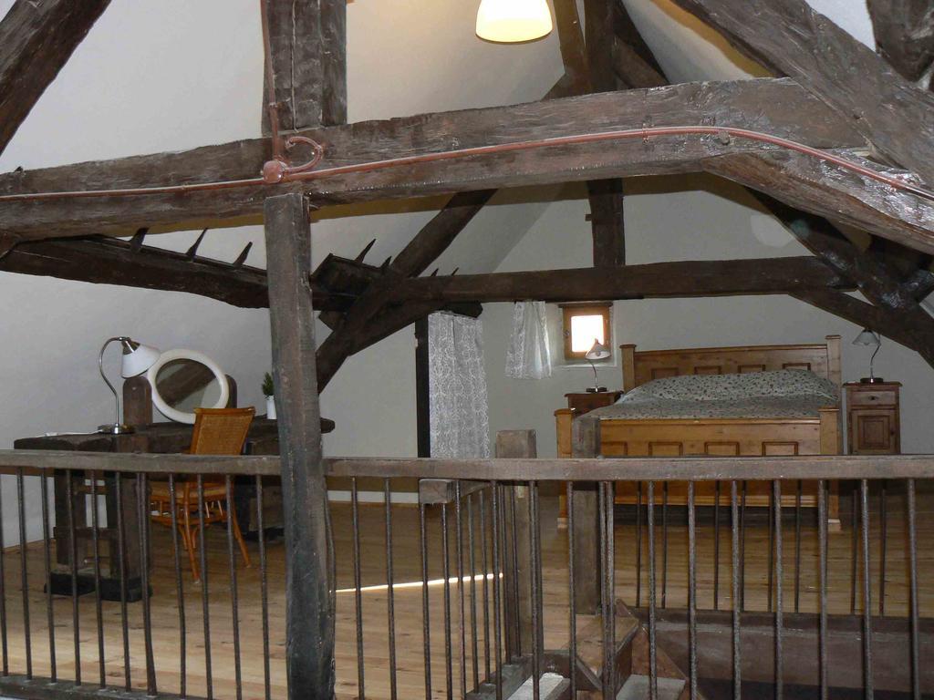 Le Petit Moulin Bed and Breakfast Saint-Hilaire  Rum bild
