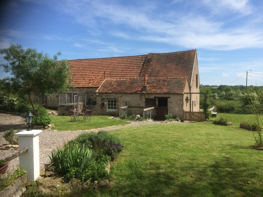 Le Petit Moulin Bed and Breakfast Saint-Hilaire  Exteriör bild