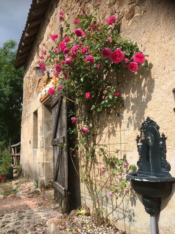Le Petit Moulin Bed and Breakfast Saint-Hilaire  Exteriör bild