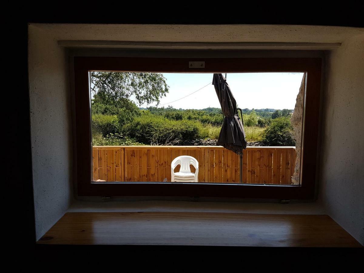 Le Petit Moulin Bed and Breakfast Saint-Hilaire  Exteriör bild