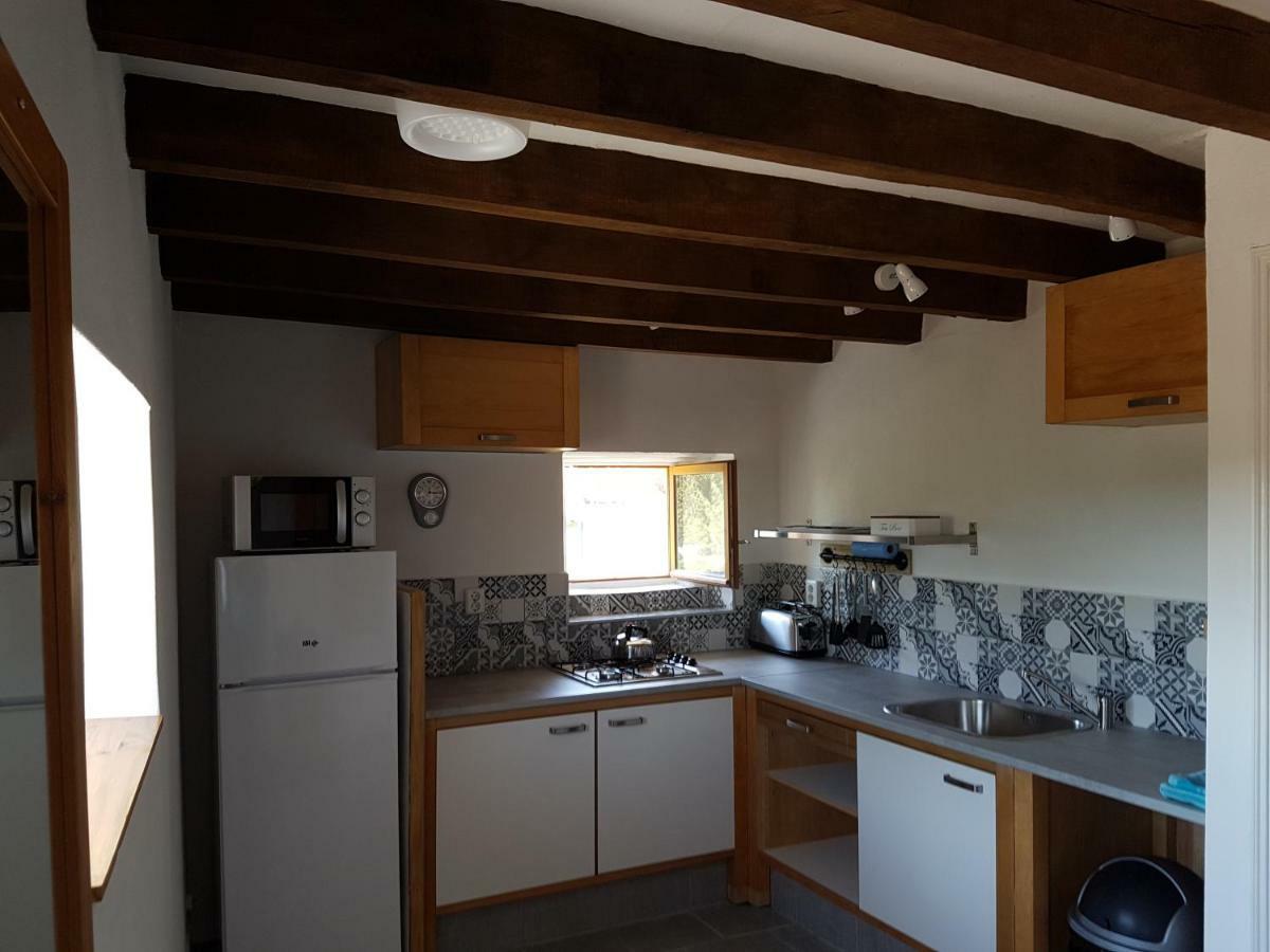Le Petit Moulin Bed and Breakfast Saint-Hilaire  Exteriör bild